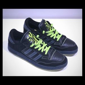 Adidas "77 Black Out"